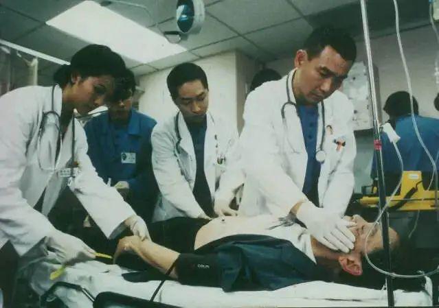 国产医疗剧想出经典，先学会“抄作业”-第18张图片-ZBLOG